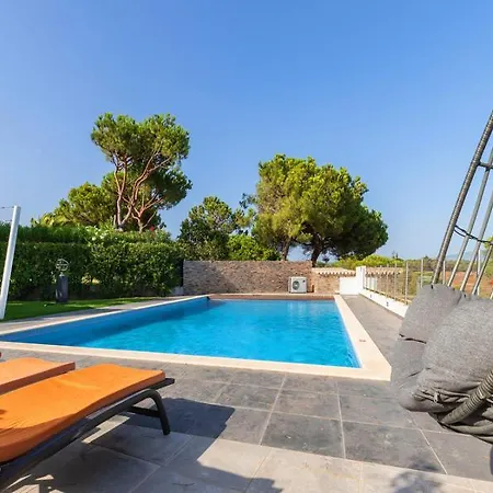 Vale Do Garrao Sleeps 6 Pool Air Con Wifi