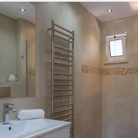 Willa Vale Do Garrao Sleeps 6 Pool Air Con Wifi