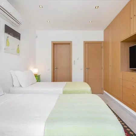 Vale Do Garrao Sleeps 6 Pool Air Con Wifi Villa *